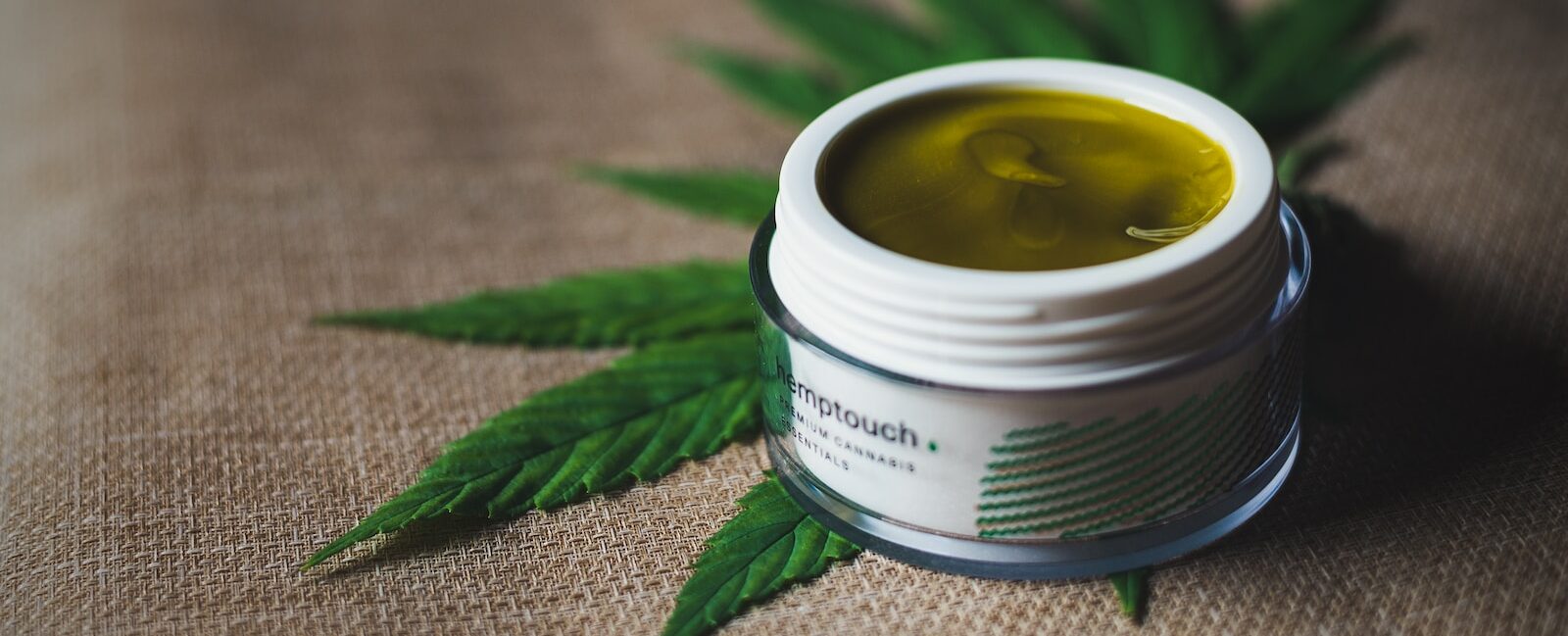 Crème CBD et bienfaits beauté : le vrai du faux