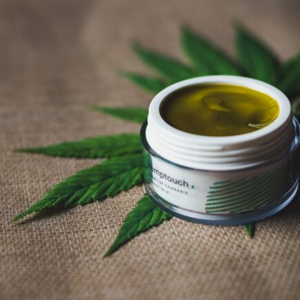 Crème CBD et bienfaits beauté : le vrai du faux