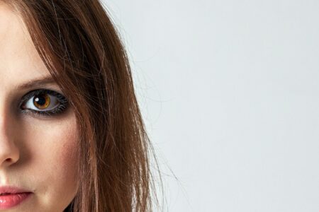 Smokey eyes : le tuto facile même pour débutantes