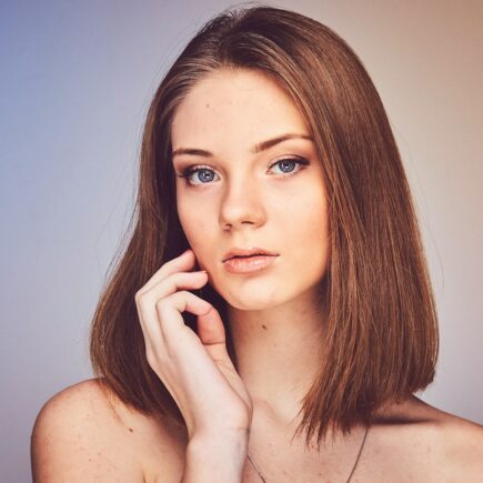 Découvrez les secrets pour mincir du visage. Alimentation, yoga facial et massages : tout pour sculpter vos traits durablement.