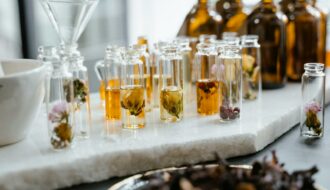 Fragonard : parfums, soins et bougies d'une maison française au cœur du raffinement