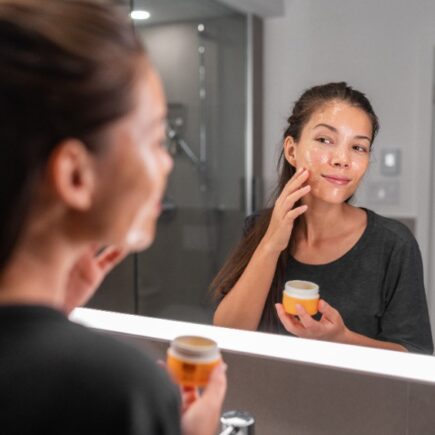 Comment prolonger l’éclat de votre peau après un soin en institut ?