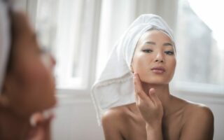 L'huile de nigelle : le secret d'une peau éclatante et purifiée