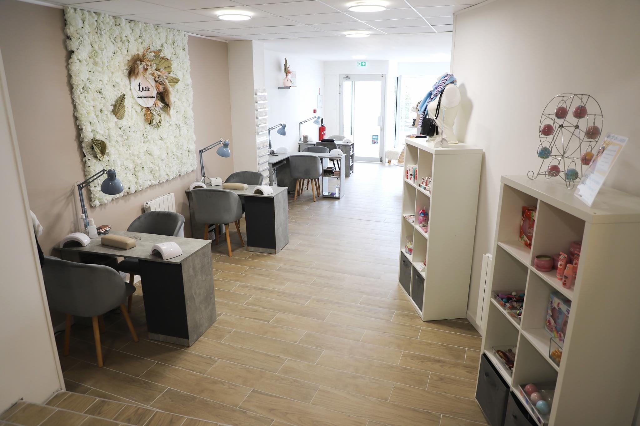 Notre institut à Caudry est un espace spécialisé dans la mise en beauté : épilation définitive, maquillage, onglerie à Cambrai, massage, sauna, uv, épilation,...